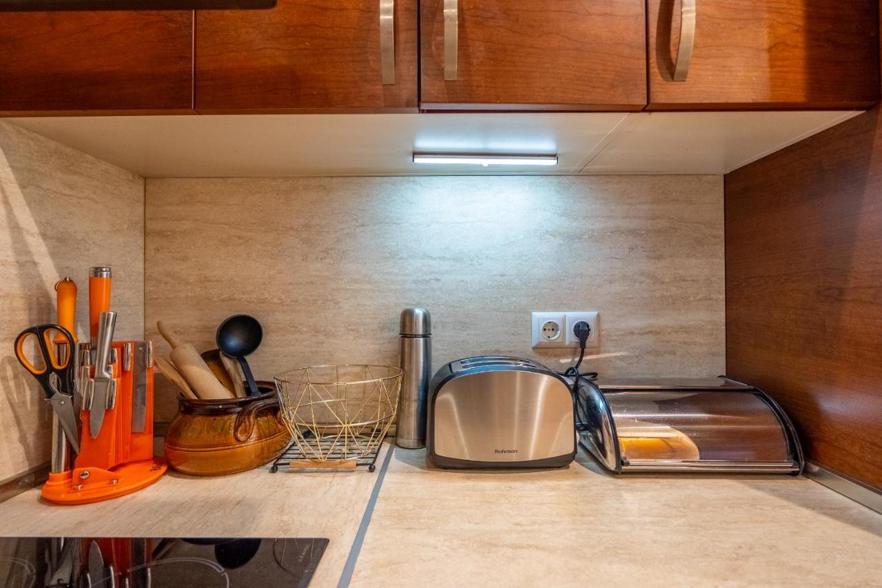 Premium Comfy 2Bdr Apt - Free Parking - Fast Wi-Fi София Екстериор снимка