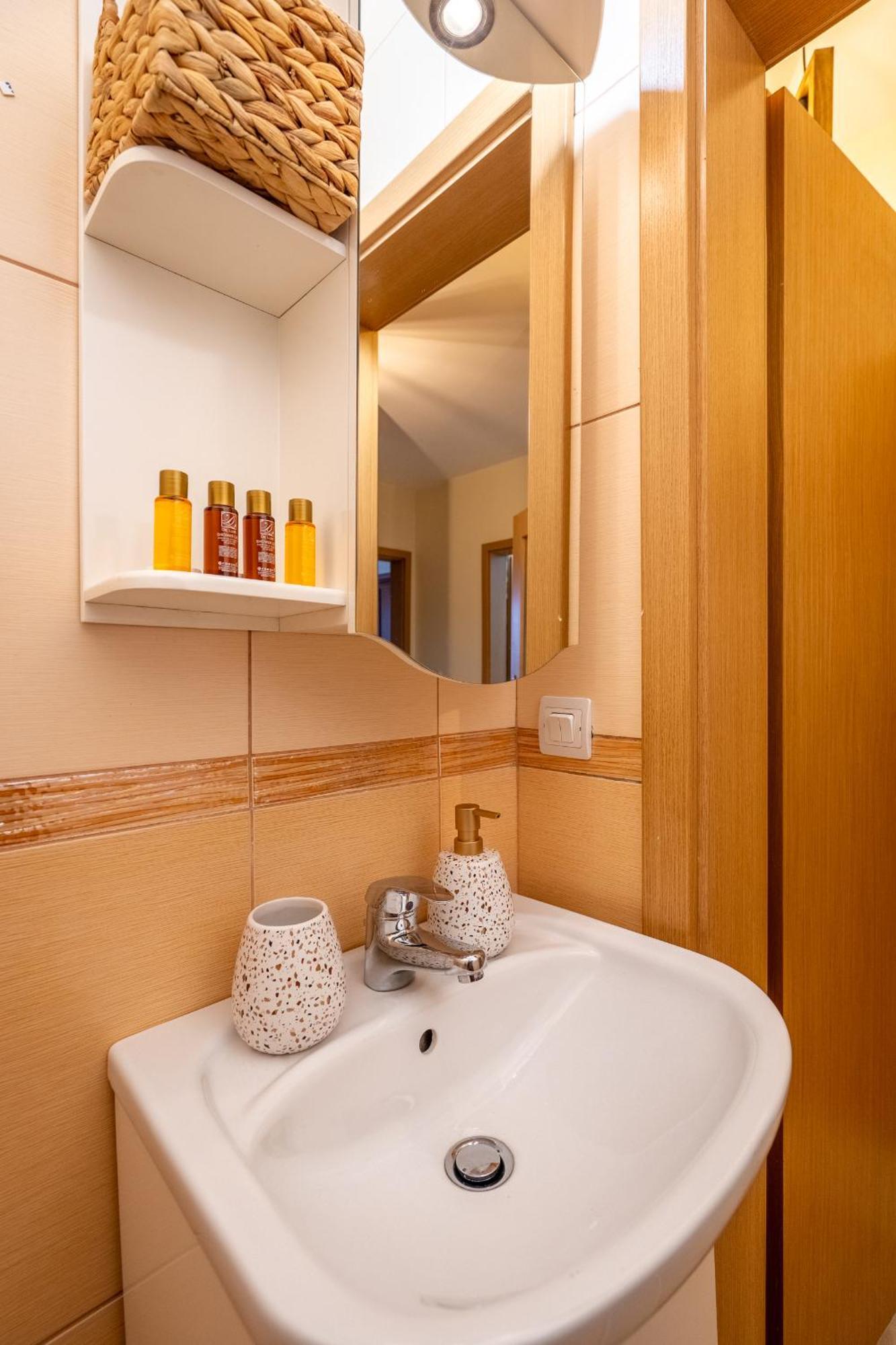 Premium Comfy 2Bdr Apt - Free Parking - Fast Wi-Fi София Екстериор снимка